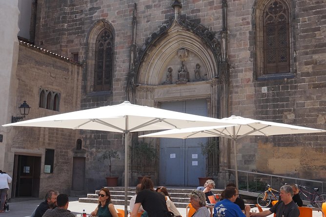 Gothic Quarter & Beyond: Leisurely Local Discoveries - Entering Barcelona’s Gothic Quarter: why 3.5 hours is the sweet spot