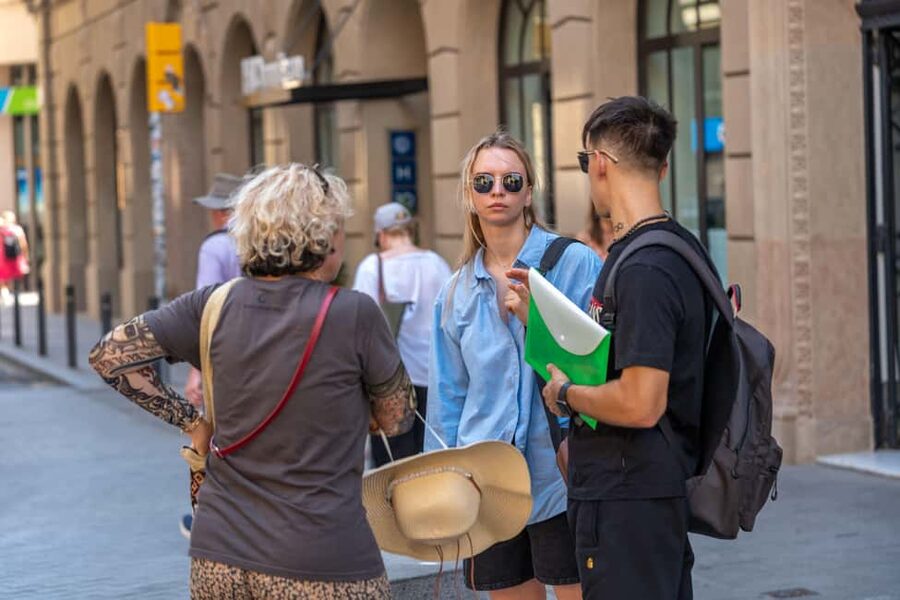 Gothic Quarter Secrets: Guided Walking Tour - How the Guide Turns a Walk into a Conversation