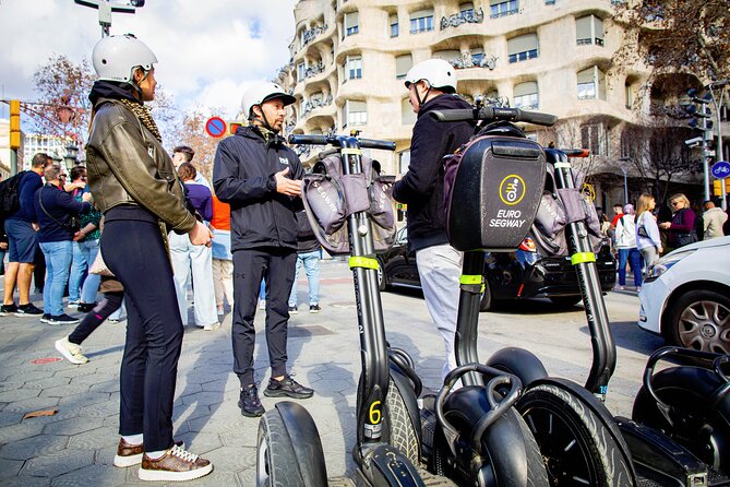 Gran Gaudi - 3H Segway tour - Stop 2: Port Vell Barcelone and the old harbor turned marina