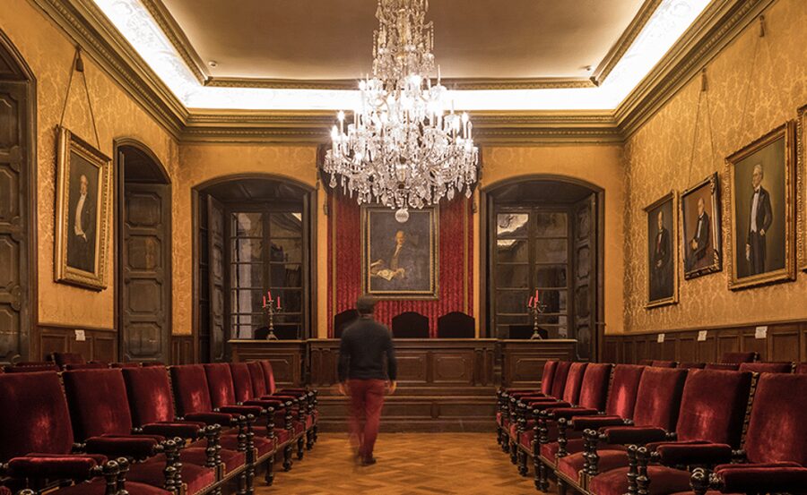 Guided Tour at Catalonia's Royal Academy of Medicine - Who this tour suits best (and who should skip it)