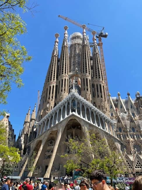 Guided Tour of Sagrada Familia - Gaudi's dream - Meeting point: finding ToursForToday without stress