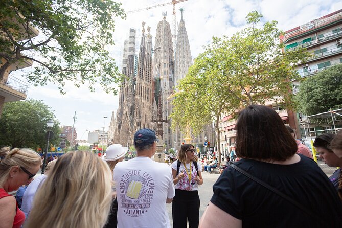 Guided Tour Sagrada Familia and Park Guell - The guide-led architecture walk: why it matters more than you think