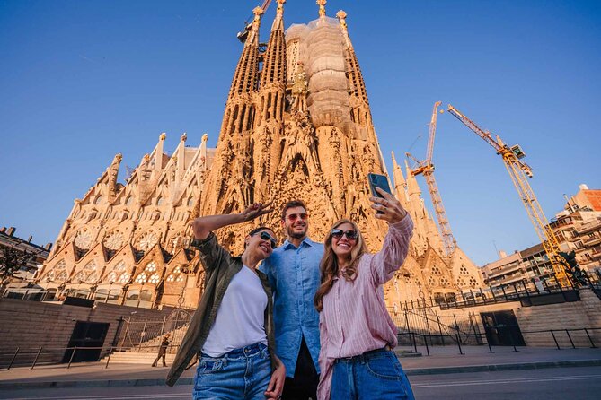 Guided Visit Tour to Sagrada Familia - Entering the Sagrada Família with a timed visit that actually helps