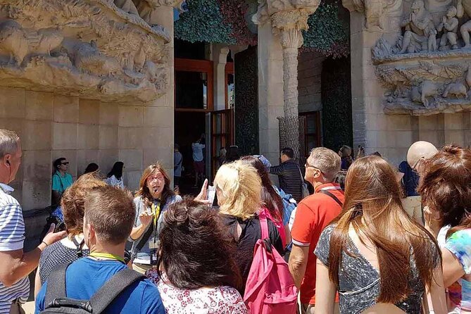 Guided Visit Tour to Sagrada Familia - The guide’s role: turning architecture into something you understand