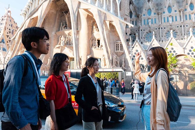 Guided Visit Tour to Sagrada Familia - Small-group pacing (max 20) and what that means for your visit