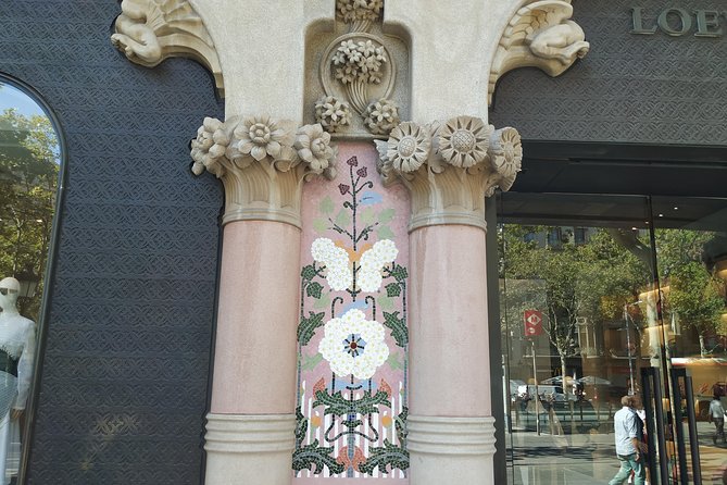 Half Day Barcelona Private Walking Tour - Where you end up: finishing near Sagrada Família for an easy next step