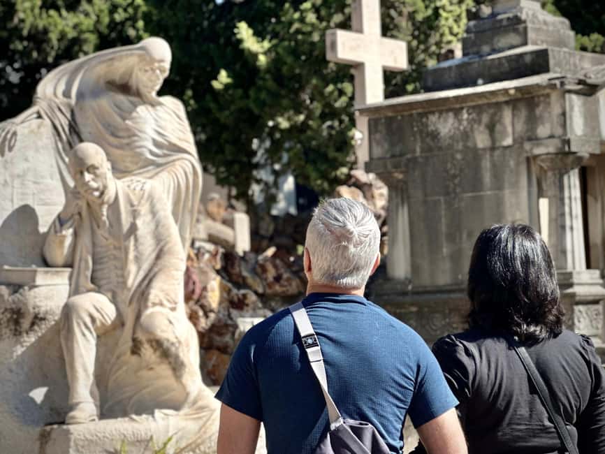 Hidden Barcelona: Montjuïc Cemetery Walking Tour - Why Montjuïc Cemetery is the low-key side of Barcelona