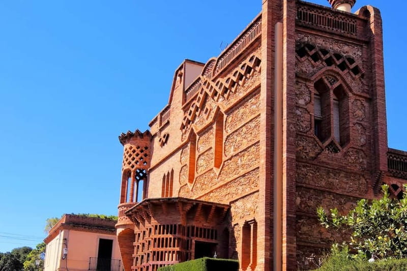 Highlights Guided visit to Gaudi's Crypt and Colonia Güell - What to bring and how to get the most out of the guide