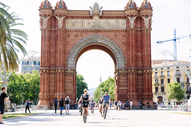 Highlights & Hidden Spots of Barcelona Bike Tour w/ Local Guide - El Born Streets: Small-Group Energy in a Neighborhood You’ll Want to Return To