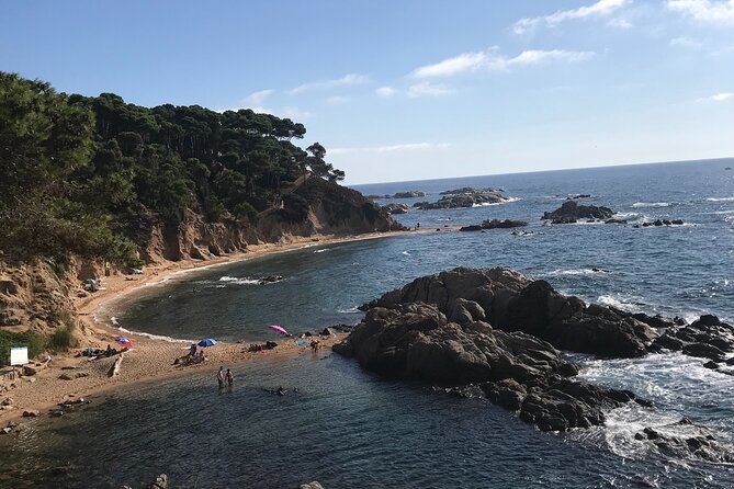 Hiking Costa Brava Coves and Beaches, Catalan Mediterranean - Barraca d’en Dalí: a quick culture stop with real personality