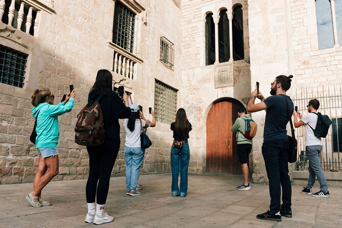 HistARy: Guided tour of the Gothic Quarter with Augmented Reality - Who this tour is best for