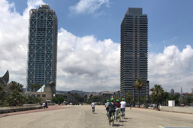 Historical Barcelona E-bike Guided Tour - E-bikes in real Barcelona traffic: fun, but keep your head