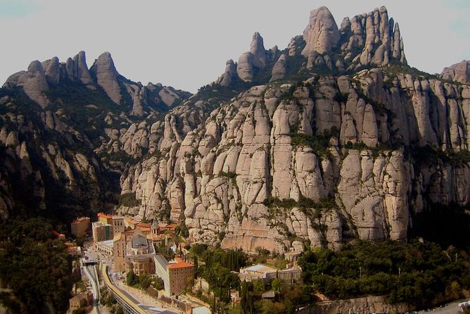 Historical Montserrat Half-Day Hiking Tour from Barcelona - Views That Make You Look Up (And Stay Looking)