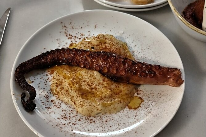 History and culture with tapas dinner - Why tapas and history belong together in Barcelona