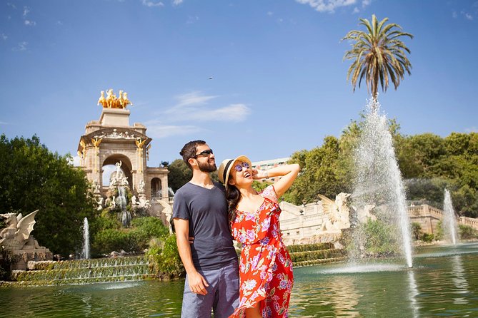 Instagram Photoshoot Tour in Barcelona - Sagrada Família from the outside: iconic and efficient
