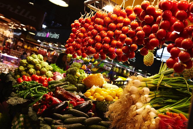 Interactive Paella & Market: Bottomless Wine & Rambla Views - Your menu, step by step: from strawberry gazpacho to paella