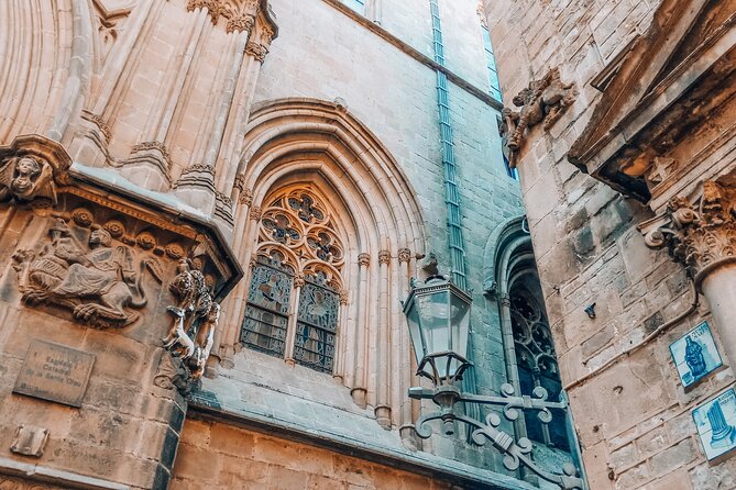 Introduction to Barcelona's Old Town Gothic Quarter Walking Tour - The first wow: Lichtenstein’s El Cap and Barcelona’s modern attitude