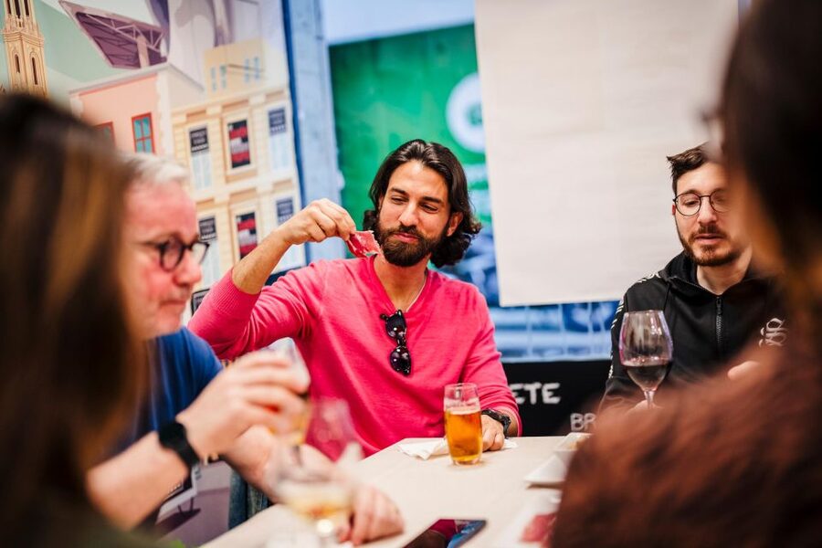 Jamón Experience Masterclass: Ultimate Ham & Cava Tasting - Arriving near Sagrada Familia: easy to find, easy to start