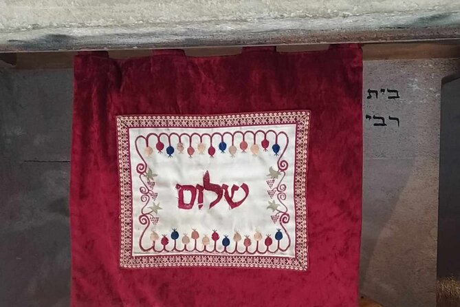 Jewish tour by Jewish Guide in Barcelona - Why This Jewish Barcelona Walk Feels Different Than a Standard Tour