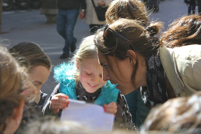 Kids & Family Private Guided Dragon Tour in Barcelona - Crossing into the Gòtic Quarter: plazas that kids can actually name