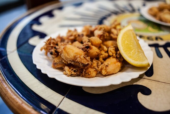 La Barceloneta Tapas & Wine & Drinks Tour in Barcelona - The 4-stop tapas route: what you’ll actually taste (and why it works)