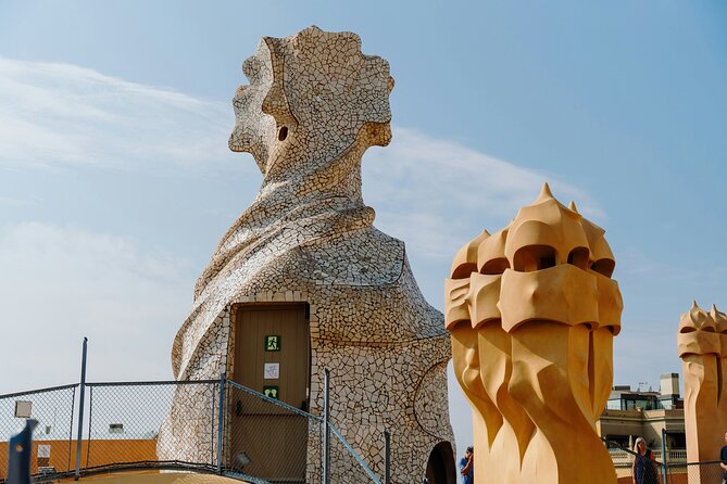 La Pedrera Skip-the-Line Local Guided Tour: Beyond the Postcard - Apartment spaces: experiencing design as atmosphere