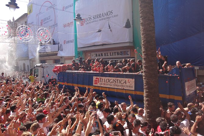 La Tomatina Day Trip from Barcelona with Ticket & Party Access - Guides, Attitude, and the One Real Culture Note