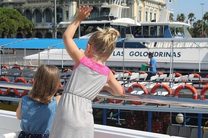 Las Golondrinas Barcelona 60-min Boat Tour - Seating and Comfort: Indoors, Outdoors, and Room for Photos