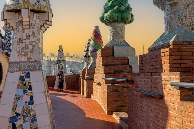 Life of Gaudi and Architectural | Walking Tour | 2h - Casa Milà (La Pedrera): the same period, a different kind of brain-teaser