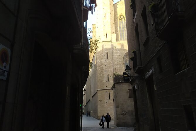 Luca’s Hidden Old Barcelona: the Gothic and El Born Tour - El Fossar de les Moreres and the Madrid–Barcelona conflict