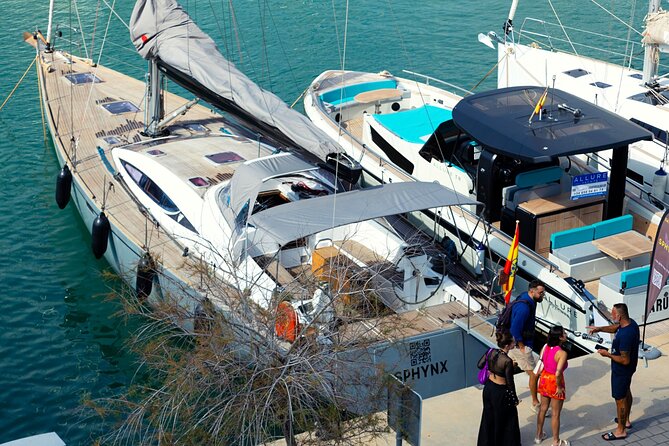 Luxury Private Yacht Sailing Tours in Barcelona - Key reasons this private yacht sailing tour scores 5/5