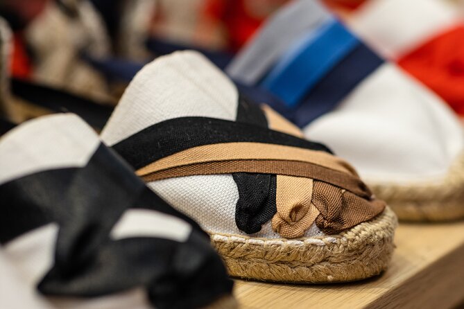 Make Authentic Espadrilles in Barcelona - Handmade Barcelona at Carrer d’Avinyó: an easy start in Ciutat Vella