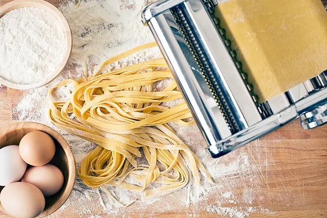 Make fresh pasta and Italian aperitivo In Barcelona - From the Meeting Point to the Cooking Space