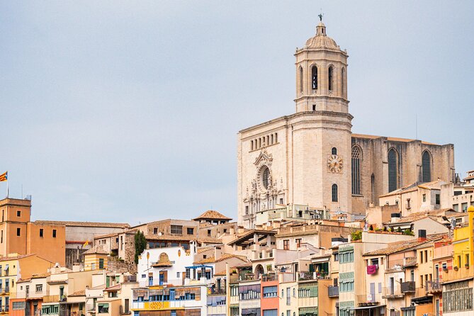 Medieval Castles and Girona Exclusive trip with Catalan Lunch - Montsoriu Castle on site: what the guided visit adds