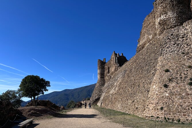 Medieval Castles and Girona Exclusive trip with Catalan Lunch - Girona walking tour: 2,000 years on foot with room to wander