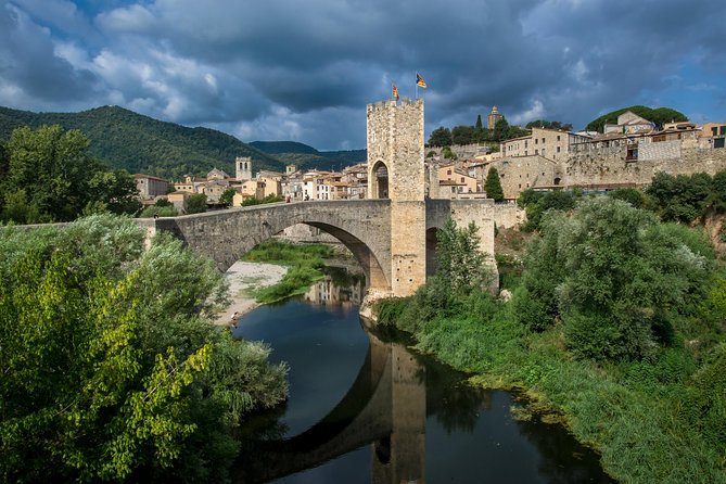 Medieval Three Villages Small Group Day Trip from Barcelona - Meeting near Palau de la Música: start fast, start smart