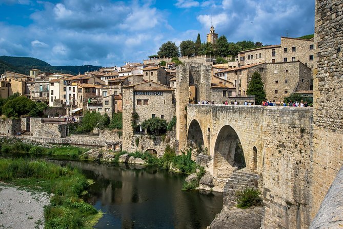 Medieval Three Villages Small Group Day Trip from Barcelona - Tavertet cliffs and Sant Cristòfol: views first, then the church