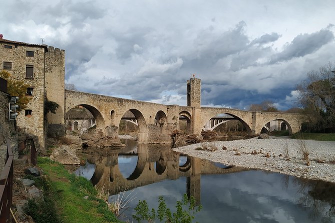 Medieval Villages & La Garrotxa Volcanic Zone Hiking. Small Group Tour - Besalú Medieval Streets With Ramon: Guided Walk + Free Time