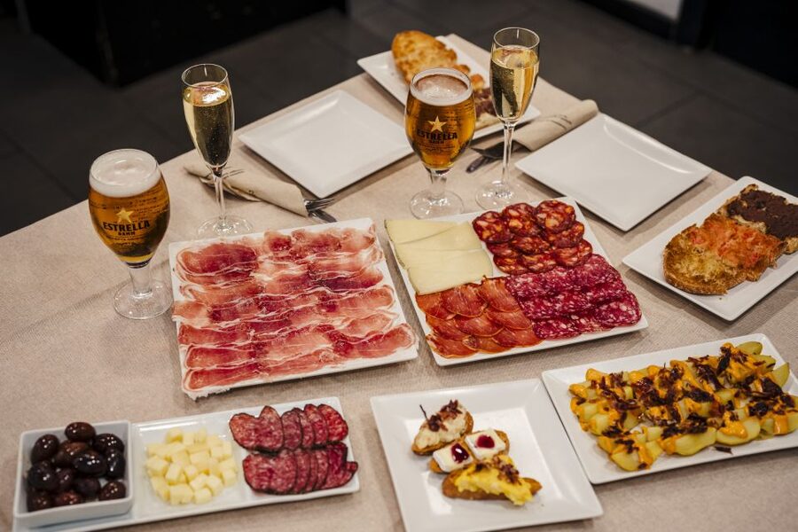 Menu Ibérico - Jamón & Cava near Sagrada Familia - What you actually get in the 1-hour menu (and why each piece matters)