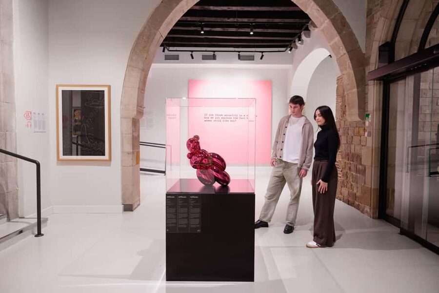 Moco Museum Barcelona: Modern & Contemporary Art - The patio to the galleries: how the visit typically flows