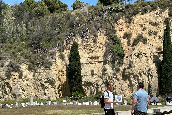 Montjuïc Cemetery Walking Tour – Hidden Art, History & Views - Stop at the Fossar de la Pedrera: the Civil War memorial section