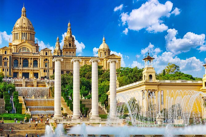 Montjuic Park Walking Tour with Audioguide on Your Smartphone - Plaça d’Espanya to the Venetian Towers: getting oriented fast