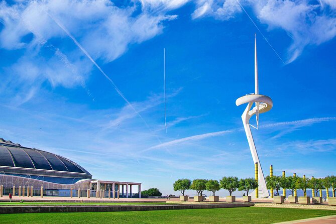 Montjuic Park Walking Tour with Audioguide on Your Smartphone - Smartphone app basics: offline GPS, illustrations, and what can go wrong