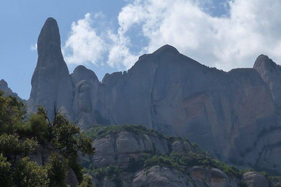 Montserrat: 6-Hour Tour with a Choice of 3 Levels of Hiking - Montserrat Monastery: a short visit with big meaning