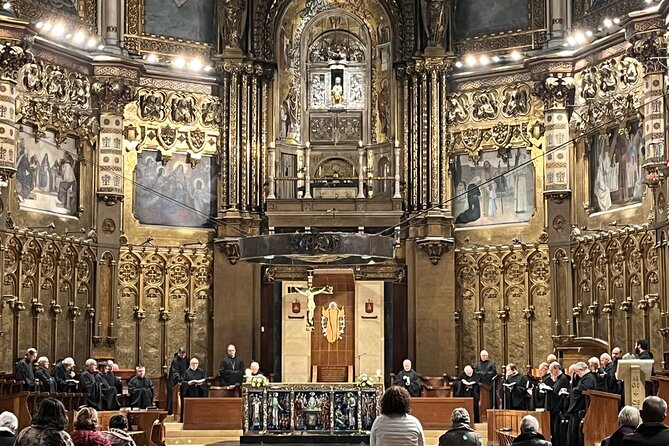 Montserrat Afternoon tour, easy hike and boys choir singing - Getting there from Barcelona: van rides, not trains