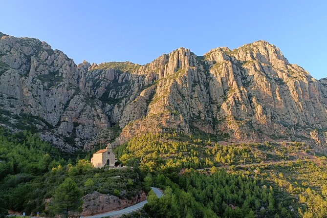 Montserrat & beyond private from Barcelona with different options - Cogwheel return: included tickets that keep your day from turning into a logistics puzzle
