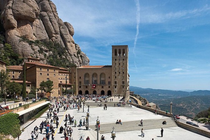 Montserrat Cardona and Salt Mountain Private Tour - Guide and group reality: what to check before you go