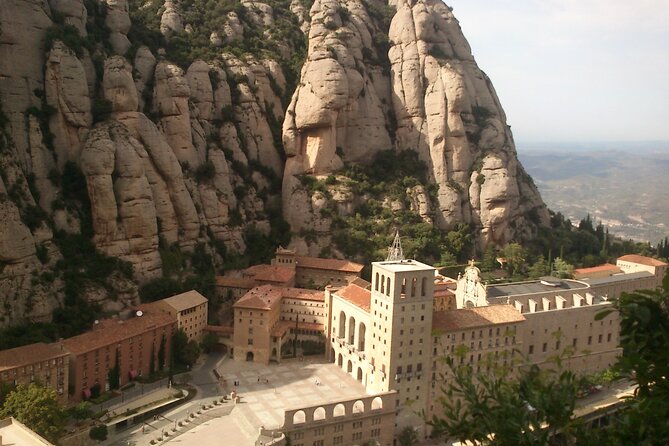Montserrat Complete Guided Tour & The Boys Choir's Performance - Escolania de Montserrat Boys Choir: Timing, Seating, and Days When It Changes