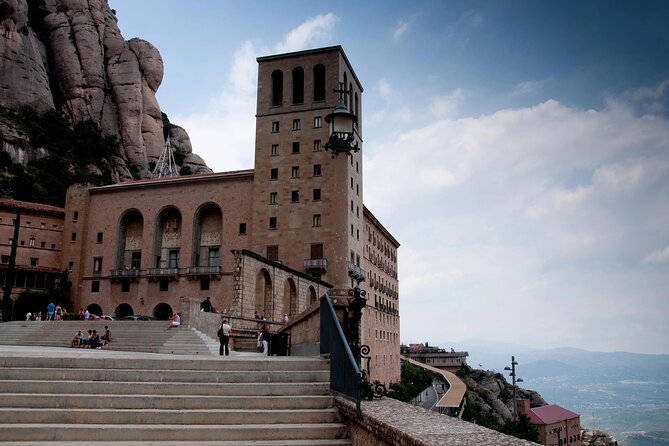 Montserrat Day Trip from Barcelona with Cogwheel Train - Getting there from Barcelona without a car (and why it matters)