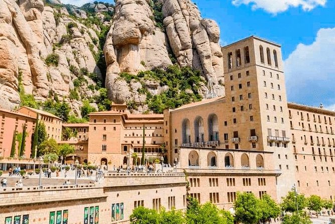 Montserrat Monastery & Horse Riding Experience from Barcelona - Moreneta and the queue: what’s included and what’s not
